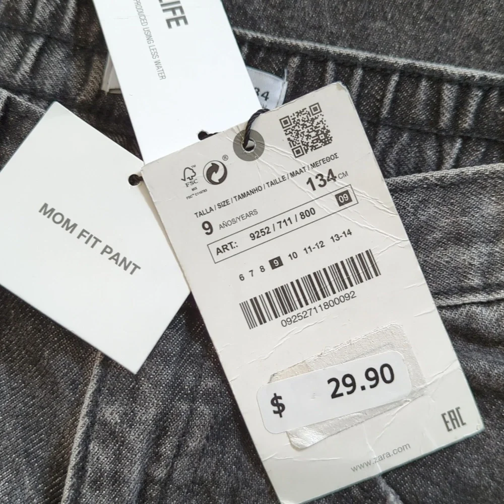Zara Girls Black Mom Fit Distressed Elastic Waist Jeans Size 9